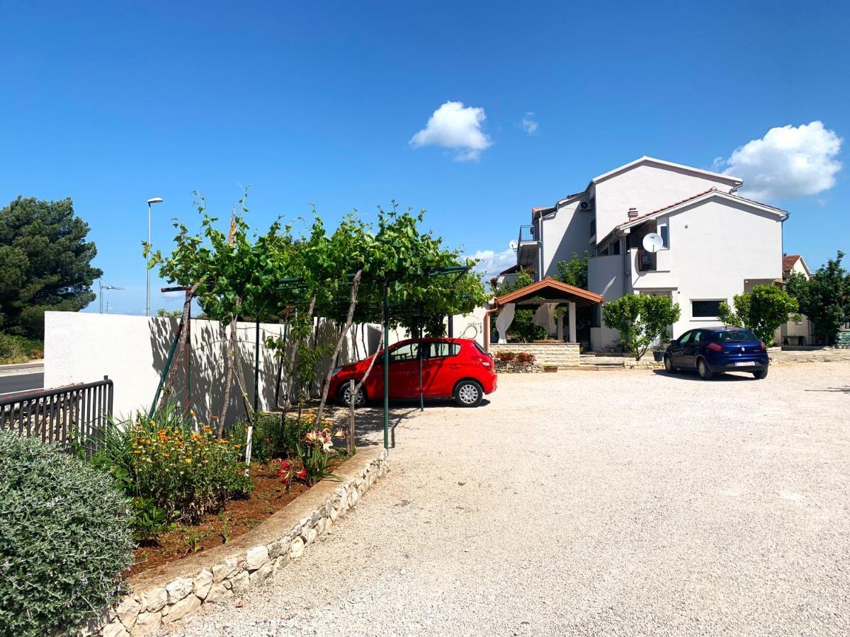Apartmani Kardum Brodarica Exterior foto