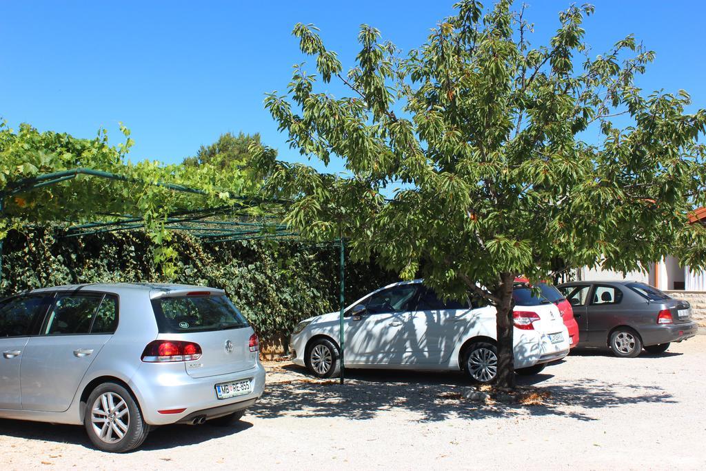 Apartmani Kardum Brodarica Exterior foto
